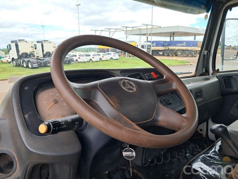 Foto 8 - Caminhão Mercedes Bens Atron 2729 6x4 ano 2013/2013