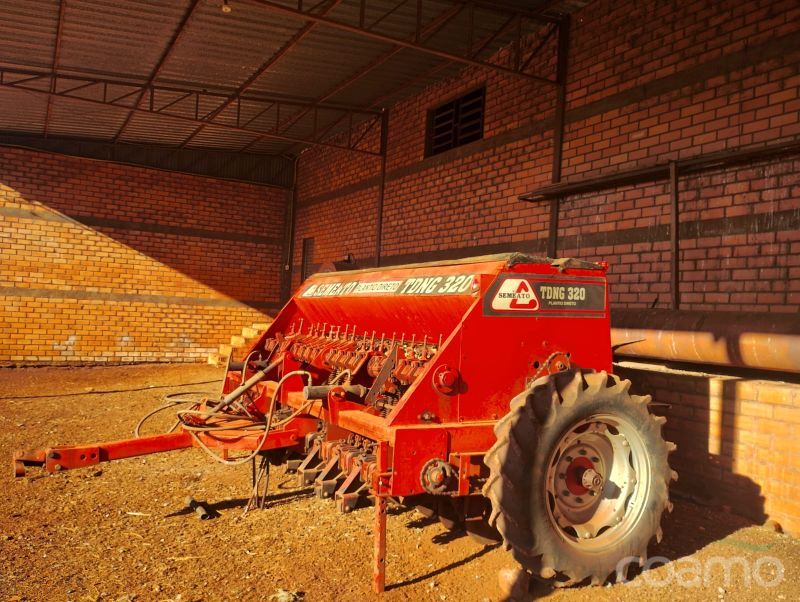 Foto 2 - Semeadeira Semeato TDNG ano 1997