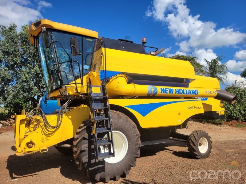Foto 1 - Colheitadeira New Holland TC 5070 ano 2017