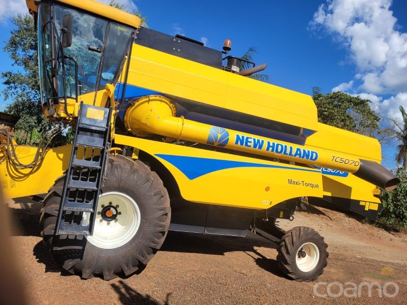 Foto 3 - Colheitadeira New Holland TC 5070 ano 2017