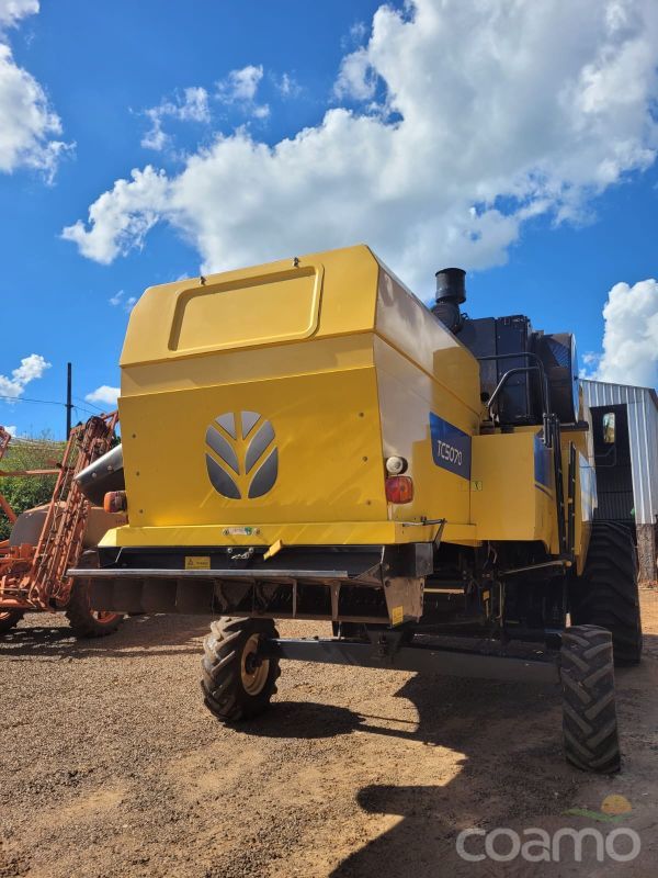 Foto 10 - Colheitadeira New Holland TC 5070 ano 2017