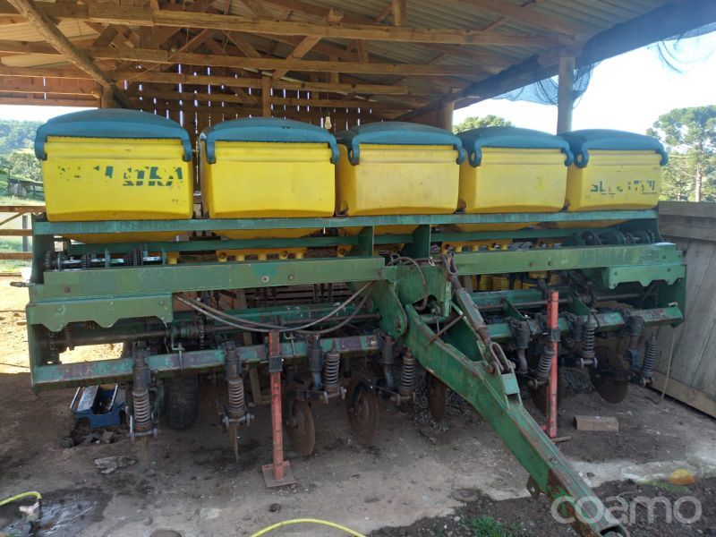 Foto 2 - Plantadeira Tatu ULTRAFLEX  ano 2003