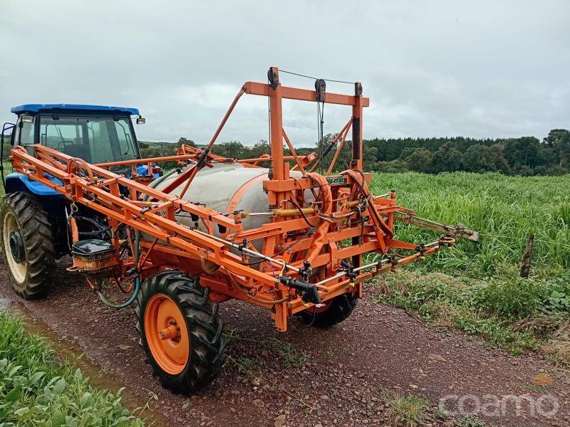 Foto 3 - Pulverizador Jacto Columbia AD 18 ano 2004