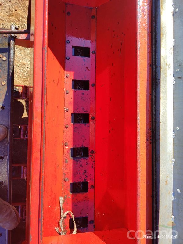 Foto 6 - Plantadeira Semeato SHM ano 2004