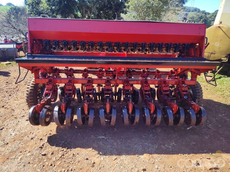 Foto 5 - Plantadeira Semeato SHM ano 2004