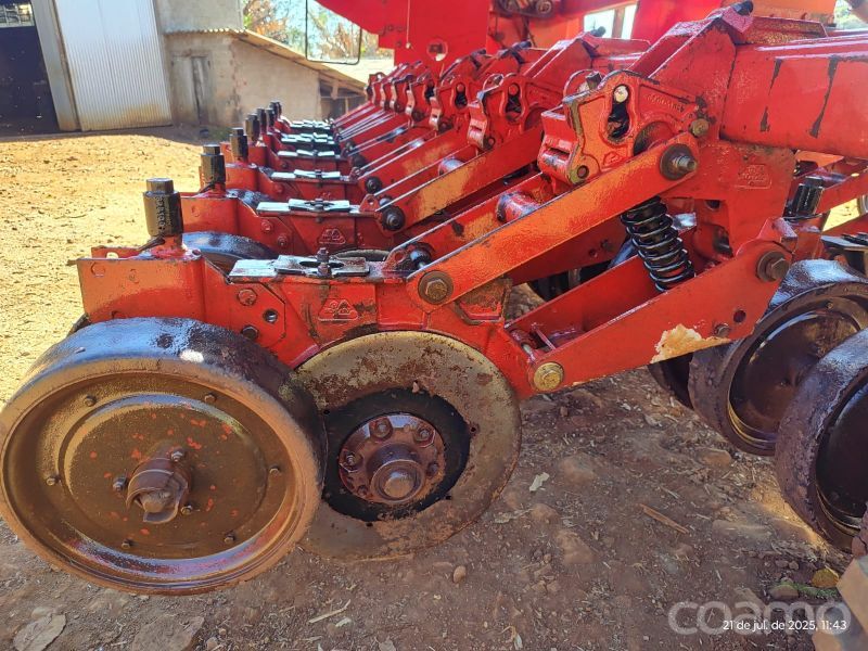 Foto 8 - Plantadeira Semeato SHM ano 2004