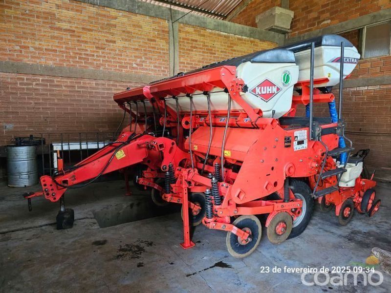 Foto 2 - Plantadeira Kuhn PG ano 2020