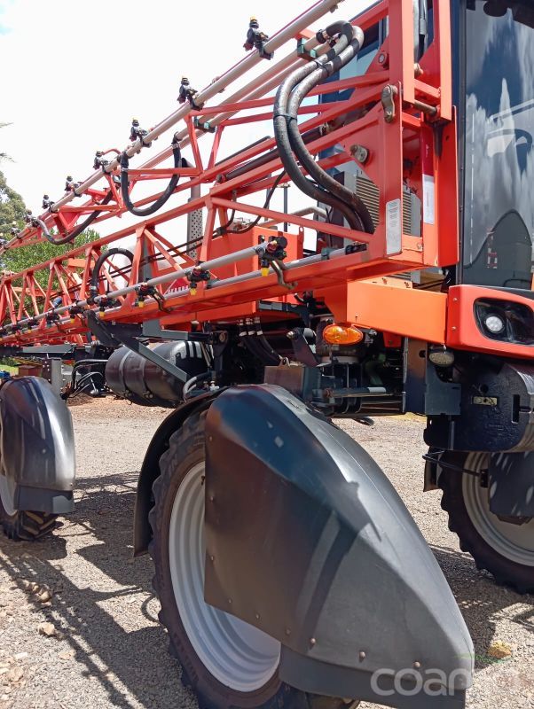 Foto 6 - Pulverizador Autopropelido Kuhn BOXER 2000 ano 2015