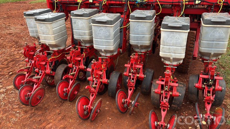 Foto 7 - Plantadeira Semeato Sol Tower ano 2012