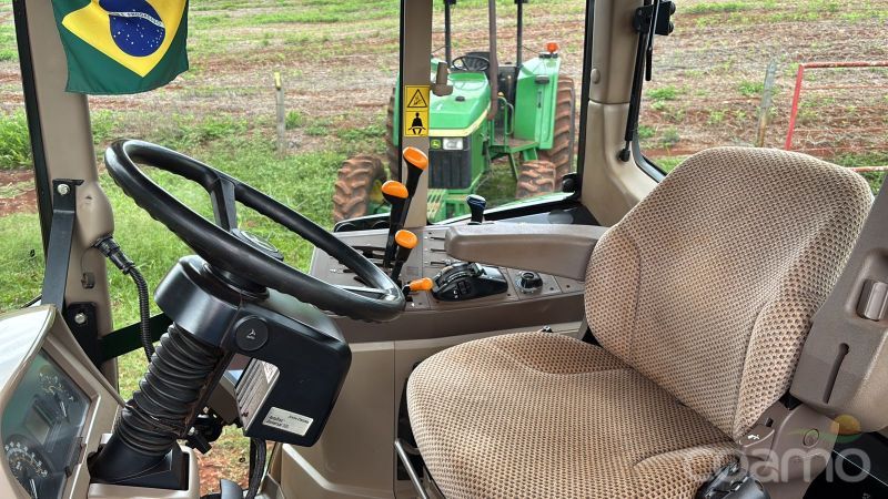 Foto 3 - Trator John Deere 6100J ano 2021