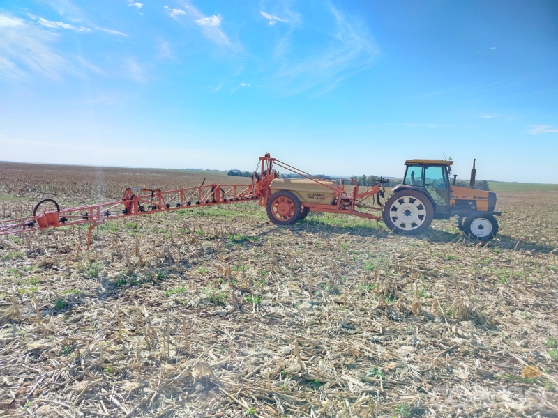 Foto 8 - Pulverizador Jacto Advance 3000 AM 24 ano 2001