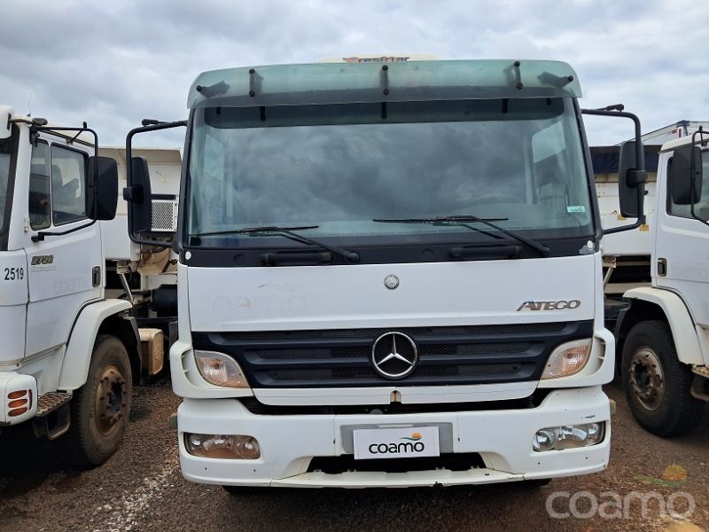 Foto 3 - Caminhão Mercedes Bens Atego 2425 ano 2008/2009