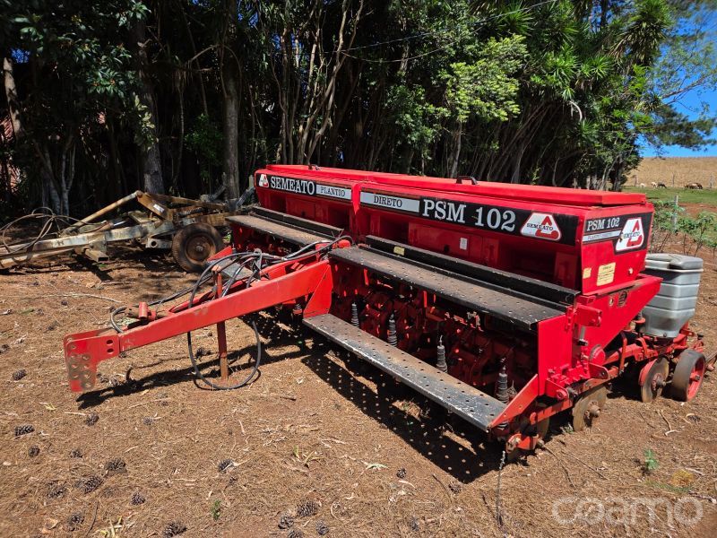 Foto 3 - Plantadeira Semeato PSM 102 ano 2004