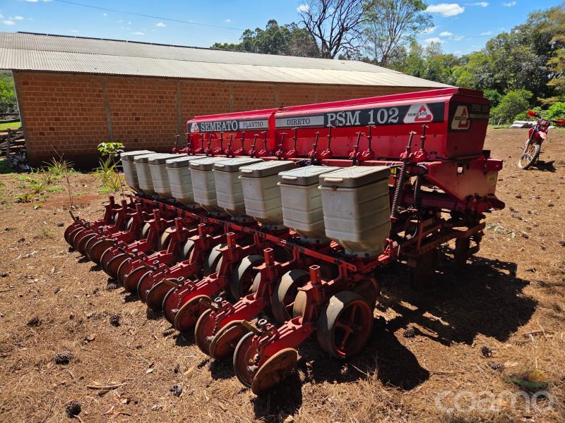 Foto 1 - Plantadeira Semeato PSM 102 ano 2004