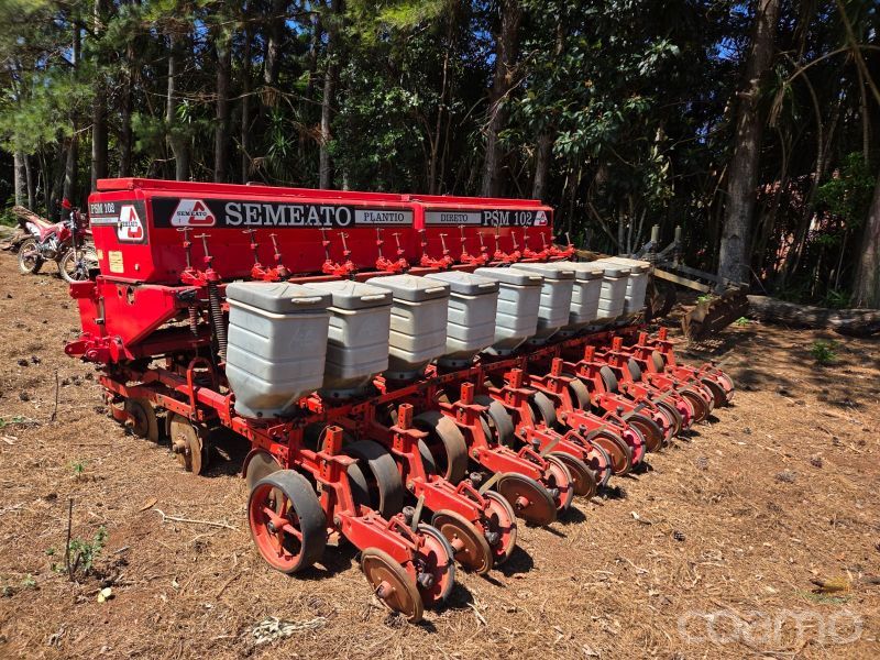 Foto 5 - Plantadeira Semeato PSM 102 ano 2004