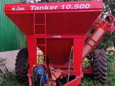 Foto - Carr. Graneleira Jan Tanker 10.500