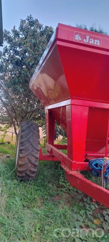 Foto 2 - Carr. Graneleira Jan Tanker 10.500 ano 2014