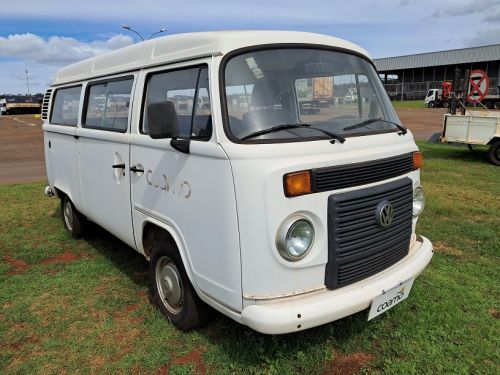 Veículo Volkswagen Kombi 1.4