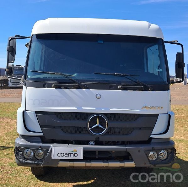 Foto 2 - Caminhão Mercedes Bens Atego 2730 6x4 ano 2017/2018