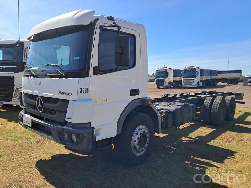Foto 3 - Caminhão Mercedes Bens Atego 2730 6x4 ano 2017/2018
