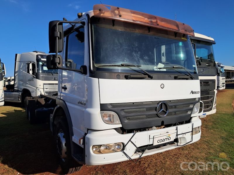 Foto 1 - Caminhão Mercedes Bens Atego 2425 ano 2011/2011