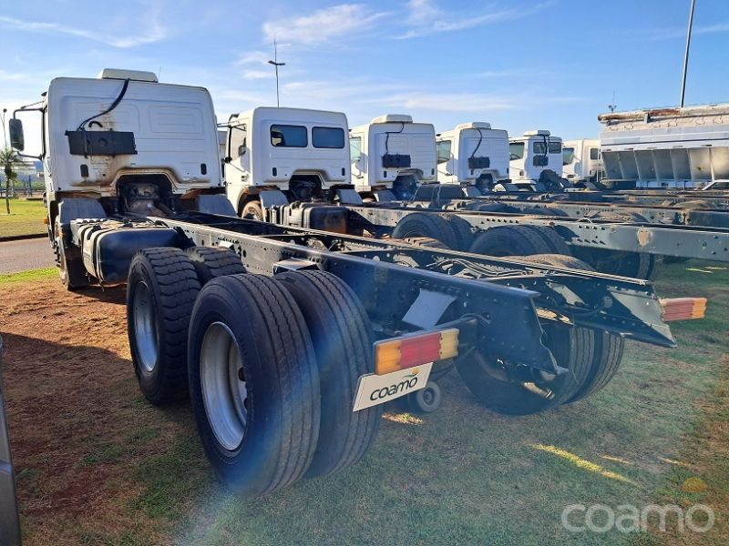 Foto 4 - Caminhão Mercedes Bens Atego 2425 ano 2011/2011