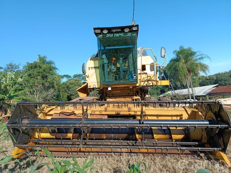 Foto 3 - Colheitadeira New Holland TC 55 ano 1994