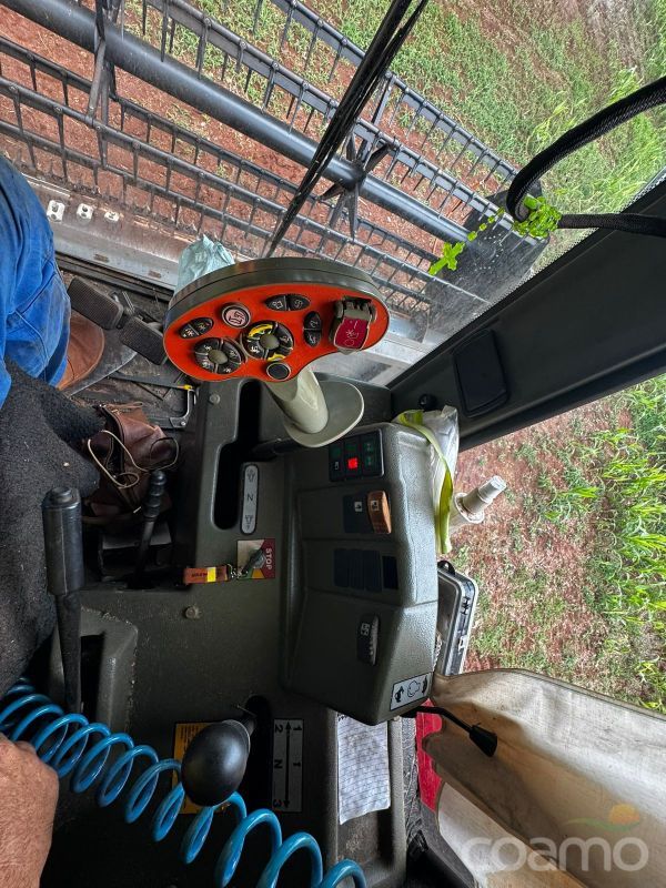 Foto 1 - Colheitadeira Massey Ferguson 32 ano 2017