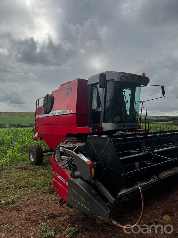 Foto 3 - Colheitadeira Massey Ferguson 32 ano 2017