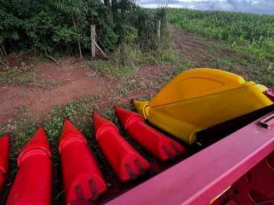 Foto - Plataforma de Milho Vence Tudo Bocuda