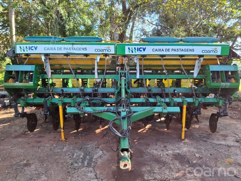 Foto 1 - Plantadeira Tatu PST 4 FLEX ano 2013