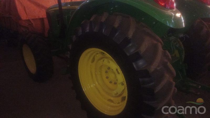 Foto 4 - Trator John Deere 5080 E ano 2015