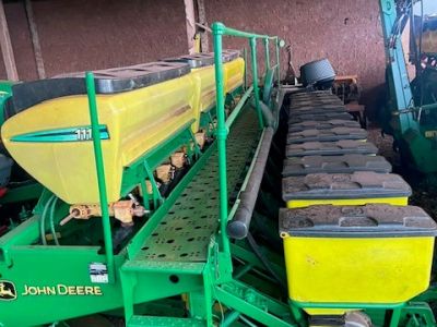 Foto - Plantadeira John Deere 1113