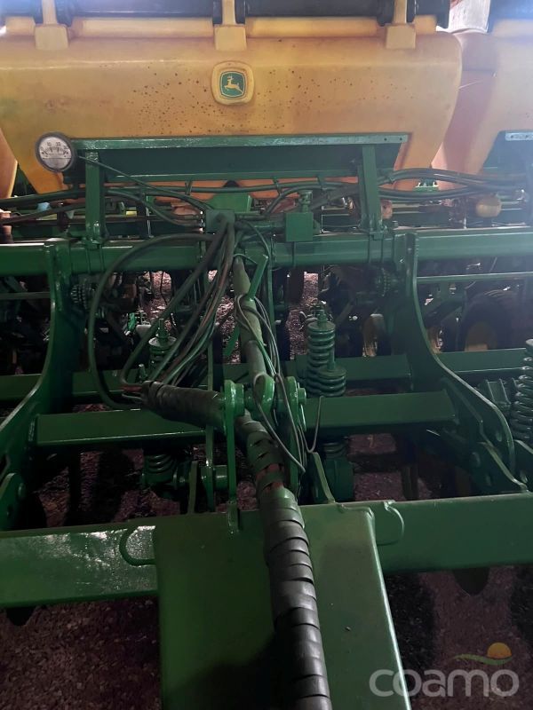 Foto 4 - Plantadeira John Deere 1113 ano 2013