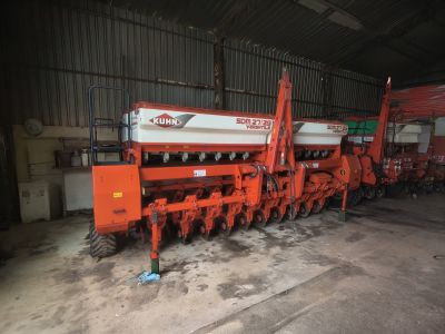Foto Semeadeira Kuhn SDM SELECT