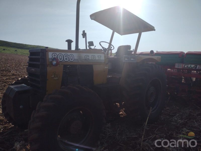 Foto 3 - Trator CBT 8060 ano 1989